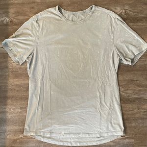 Mens Lululemon t-shirt size XL. No smoke